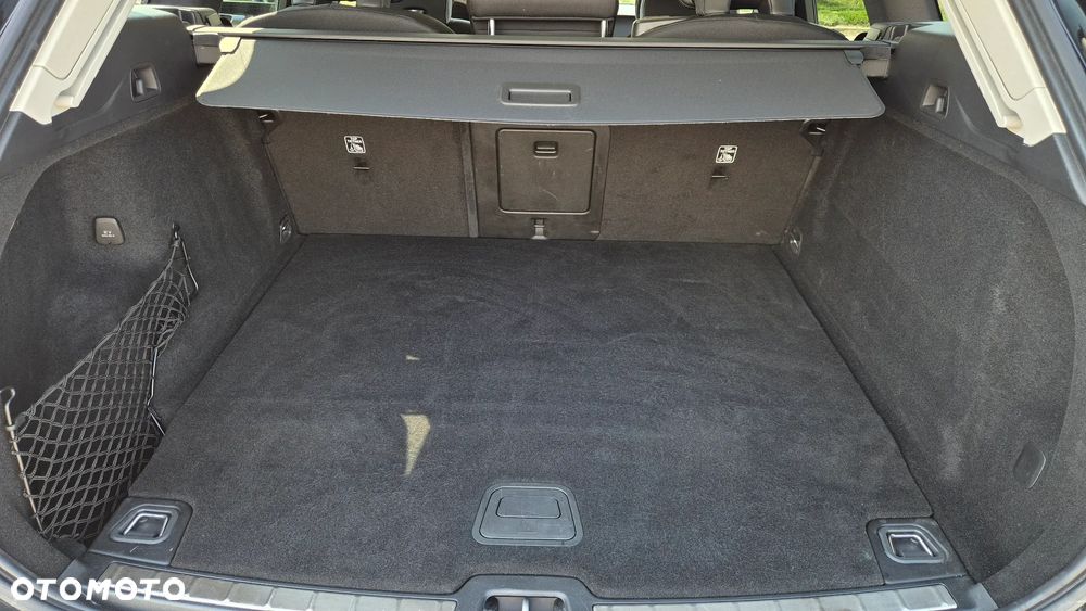 Volvo XC 60 T6 Plug-In Hybrid AWD Core - 31