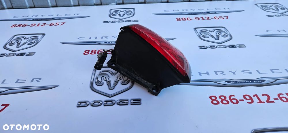 Chrysler Pacifica 2016- Lampa tył prawy Lampa tylna prawa P68229026AF Lampa tył lewy Lampa tylna lewa P68229027AF  LED IDEALNE - 14