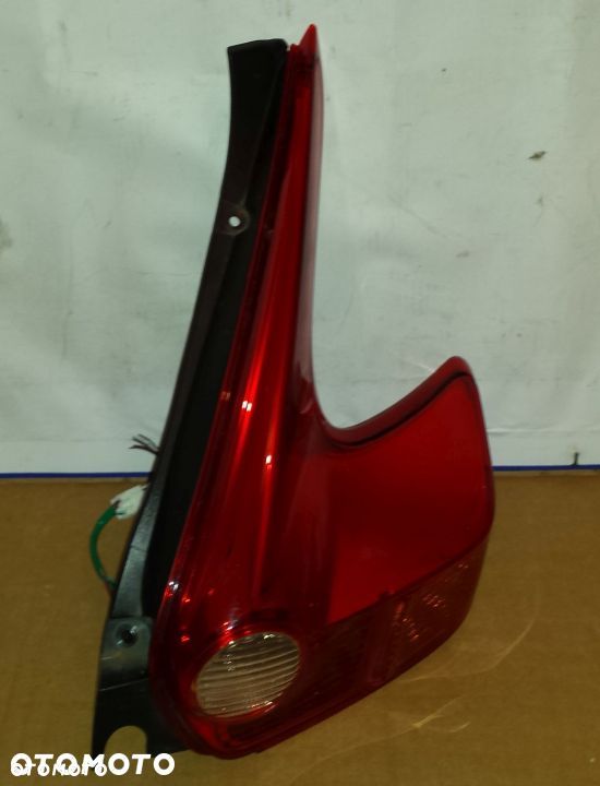 Lampa tył prawa tylna Nissan Juke 2010- - 1