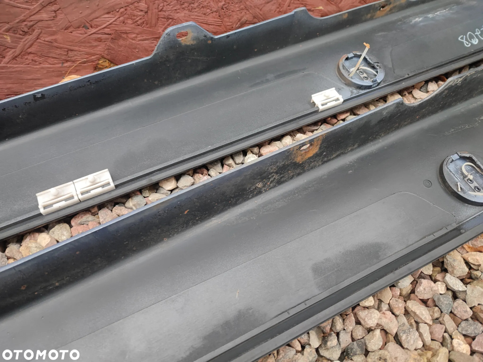 BMW E36 SEDAN / TOURING / COUPE / CABRIO ORYGINALNE NAKŁADKI NA PROGI LEWA / PRAWA POLIFT + ZAŚLEPKI DO MALOWANIA O NR. 51 71 9 067 380 / 51 71 9 067 381 / 51 71 8 190 707 / 51 71 8 190 708 OEM W BARDZO DOBRYM STANIE - 22