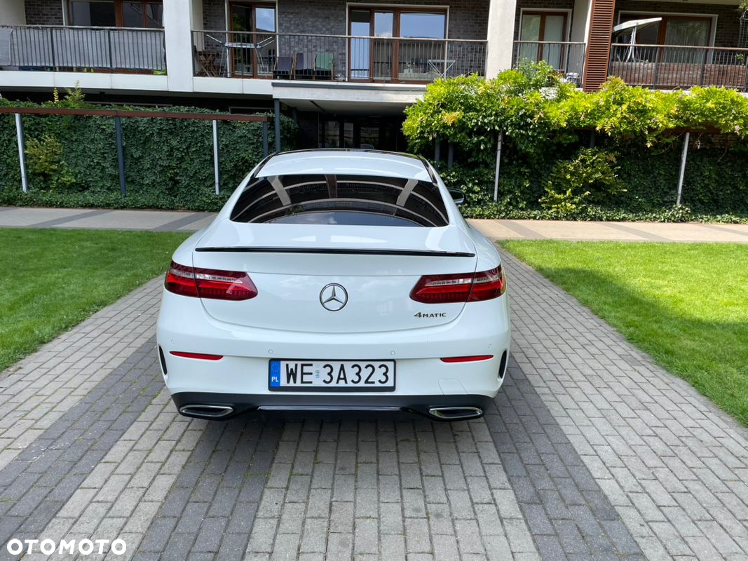 Mercedes-Benz Klasa E 220 d Coupe 4-Matic 9G-TRONIC - 11