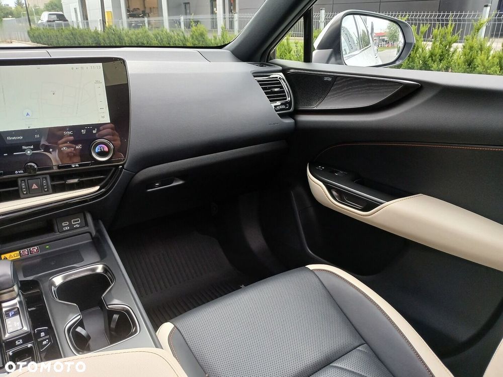 Lexus NX 350h Omotenashi AWD - 33