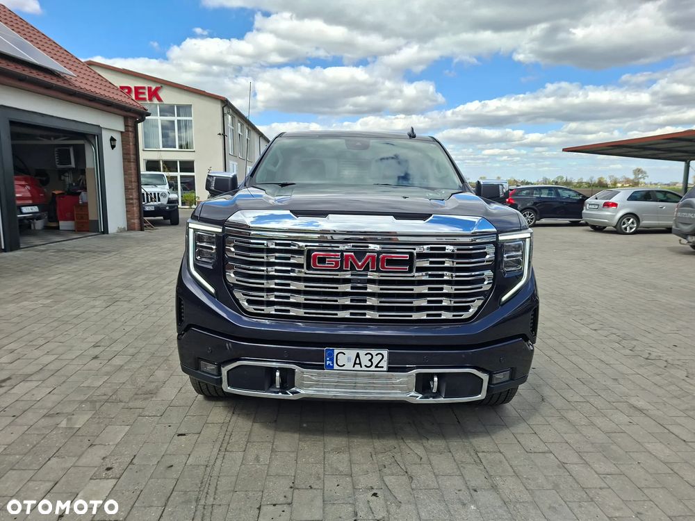 GMC Sierra - 2