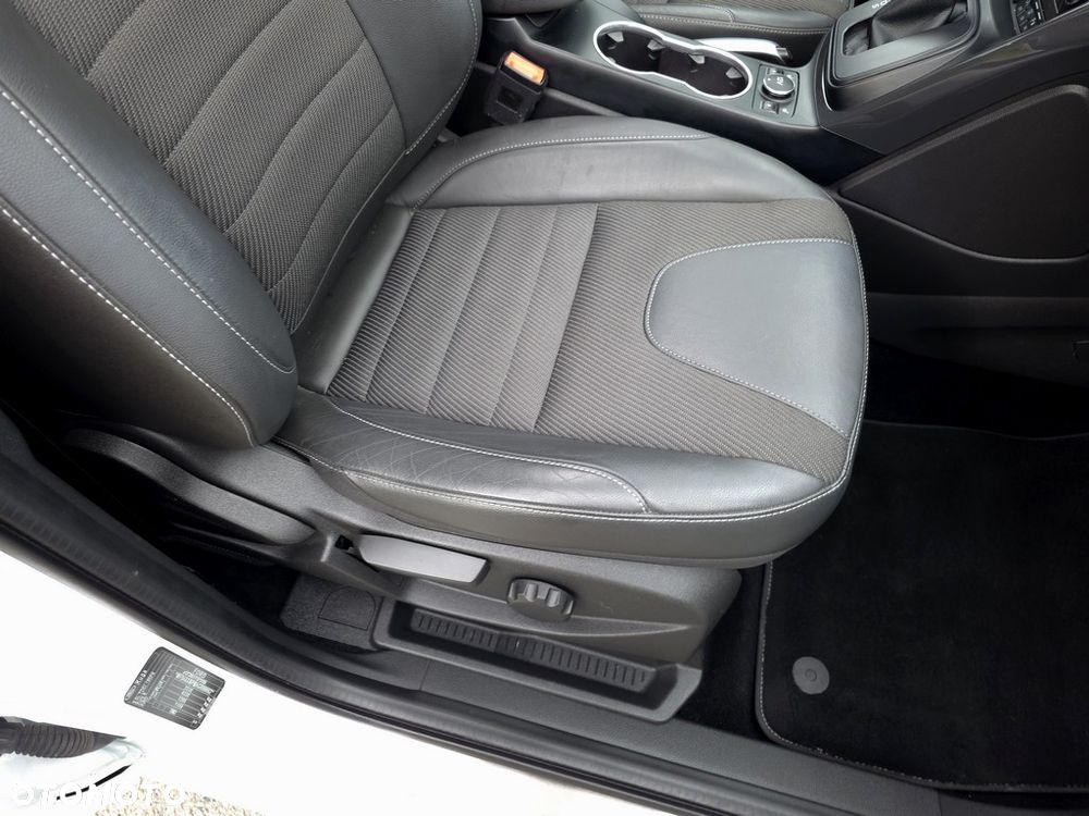 Ford Kuga 2.0 TDCi 4WD Titanium - 14