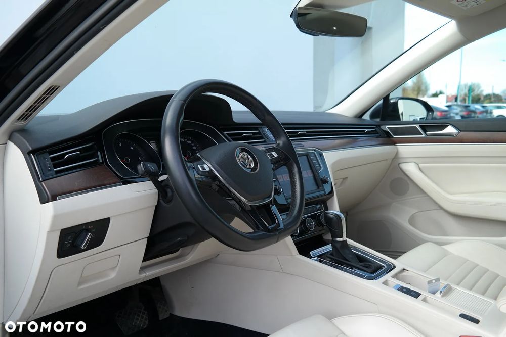 Volkswagen Passat 2.0 TDI Bi-Turbo BMT 4Mot Highline DSG - 8