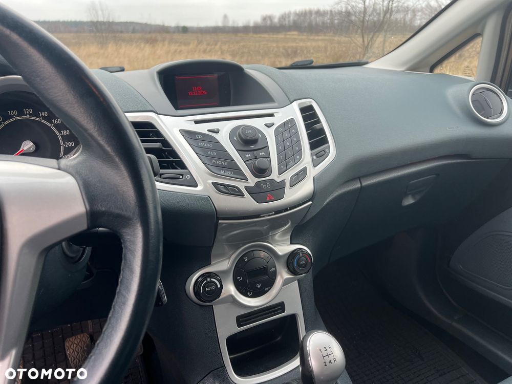 Ford Fiesta 1.6 Titanium - 12