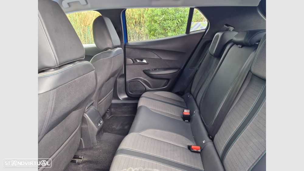 Peugeot 2008 1.2 PureTech Allure - 24