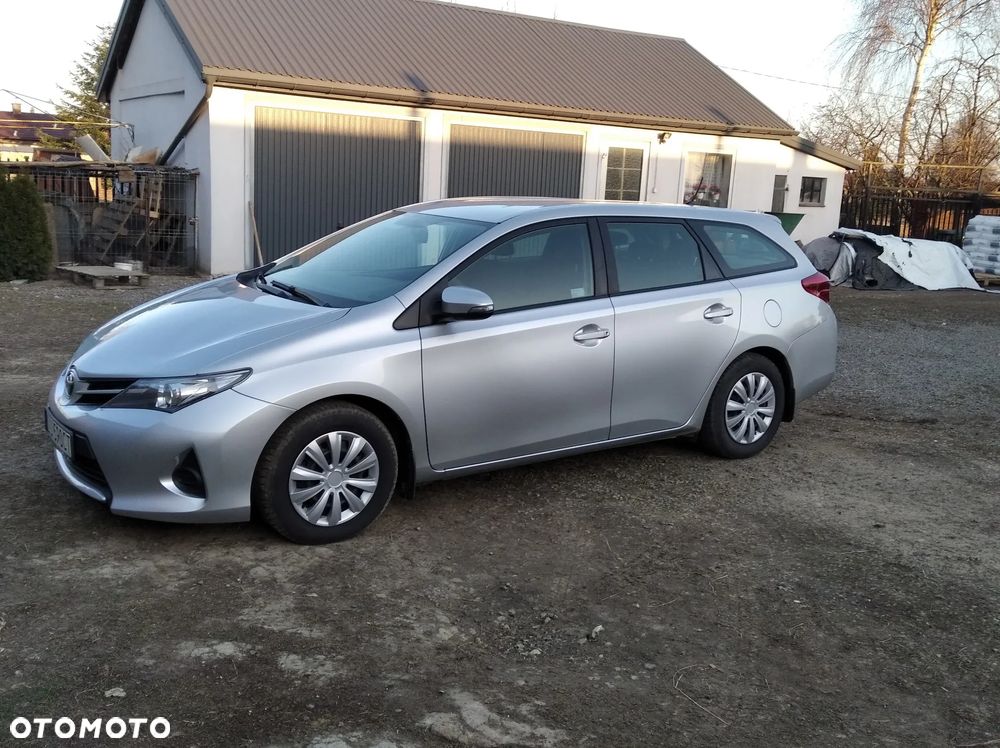 Toyota Auris 1.4 D-4D Life - 10