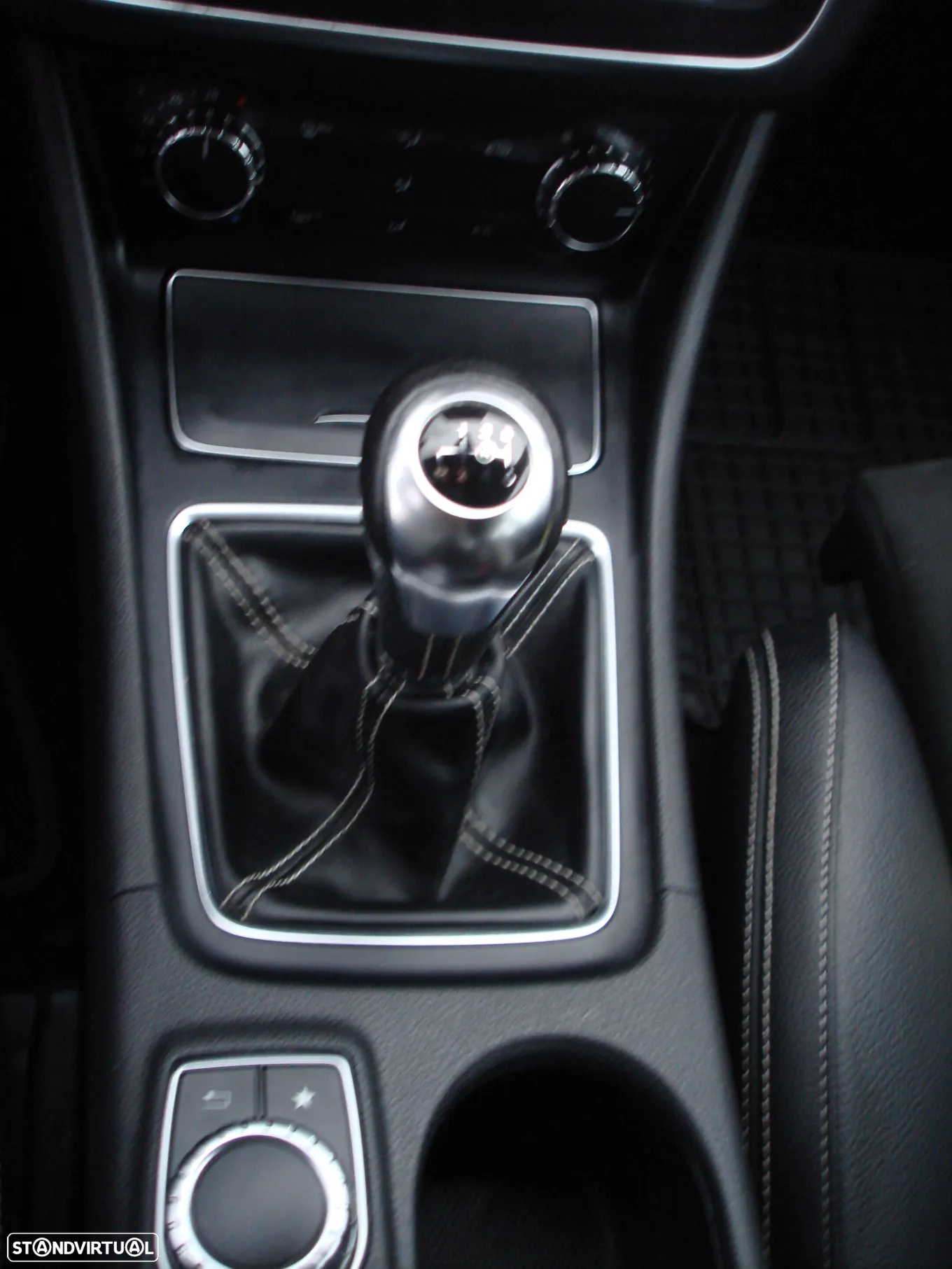 Mercedes-Benz A 180 d AMG Line - 22