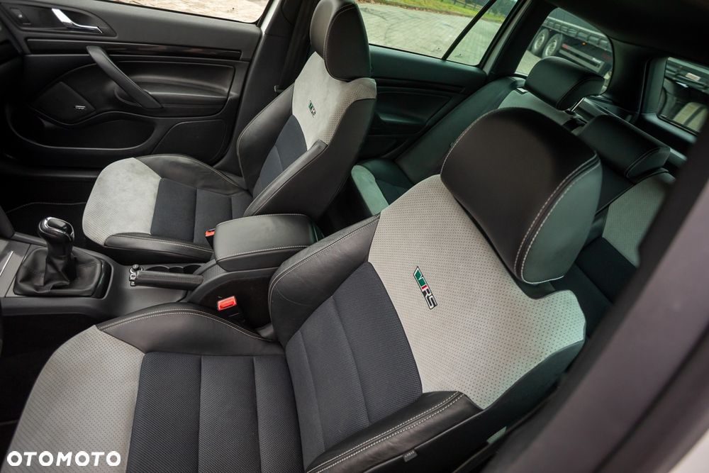 Skoda Octavia 2.0 TDI CR DPF RS - 17