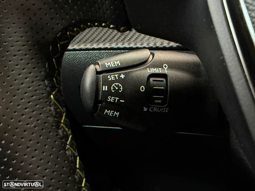 Peugeot e-208 GT - 20