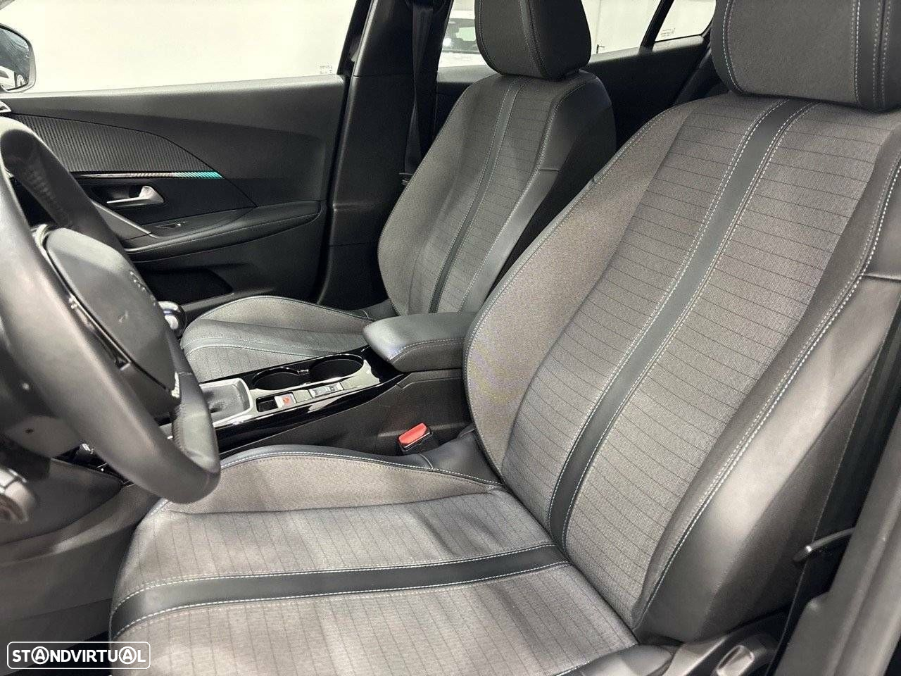 Peugeot 2008 1.2 PureTech Allure - 9