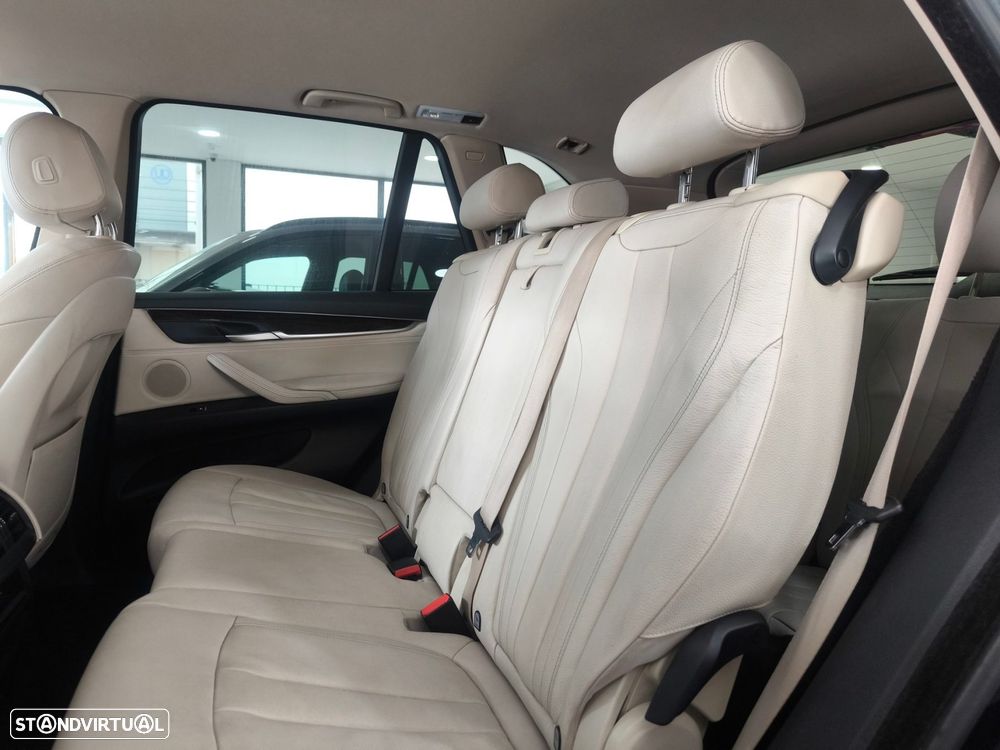 BMW X5 25 d sDrive Comfort 7L - 12