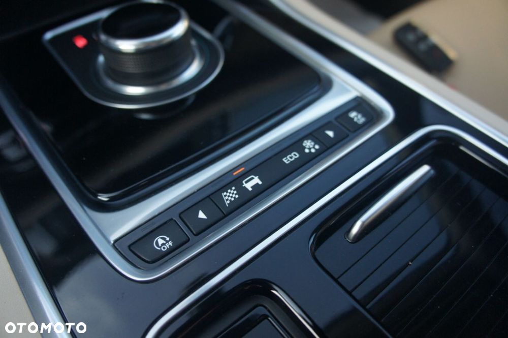 Jaguar XF - 22