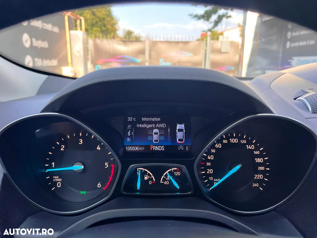 Ford Kuga 2.0 TDCi 4WD Powershift Titanium - 32