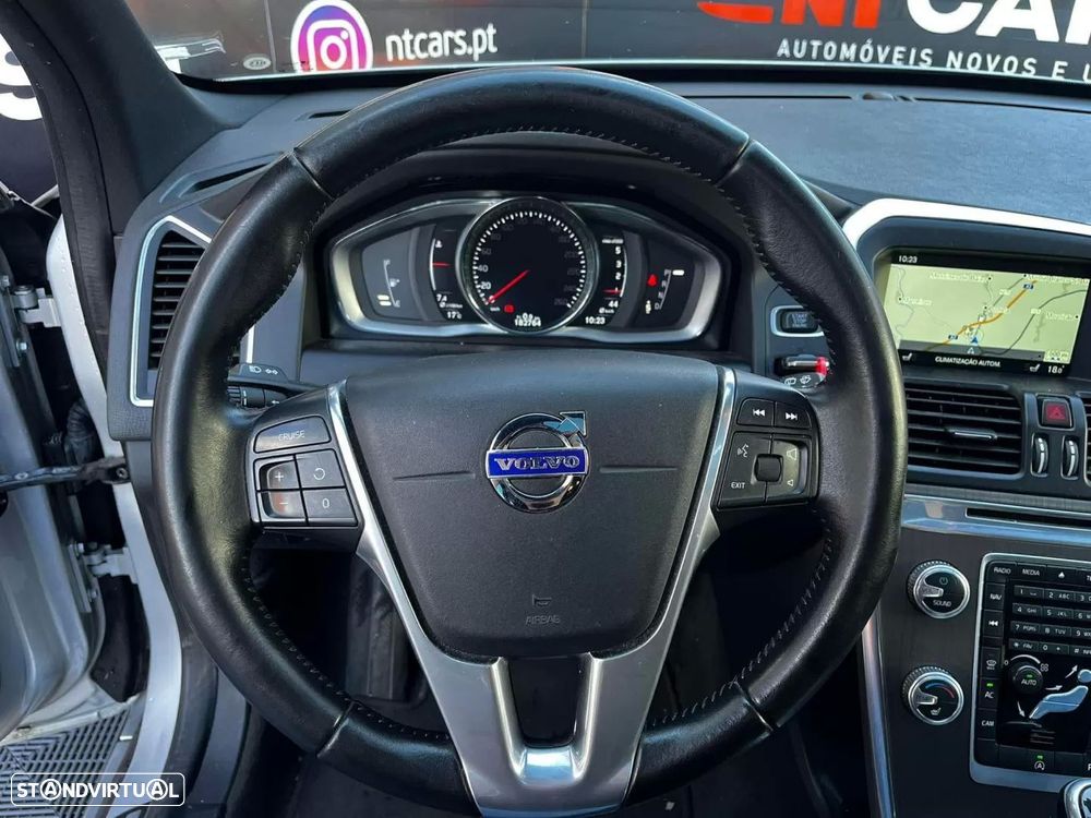 Volvo XC 60 2.0 D4 Momentum Geartronic - 7