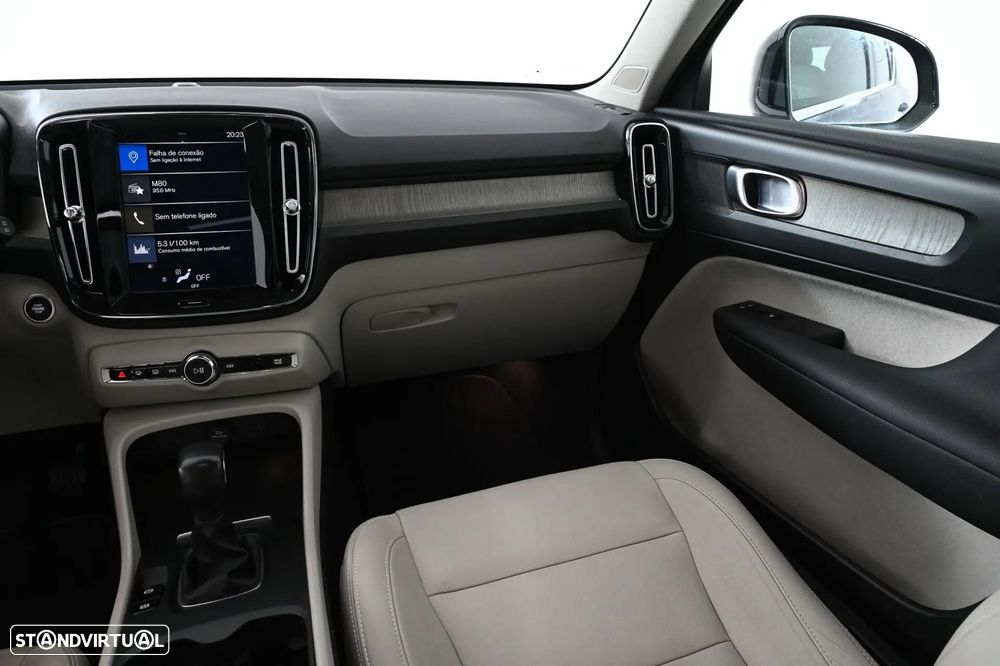 Volvo XC 40 2.0 D3 - 17