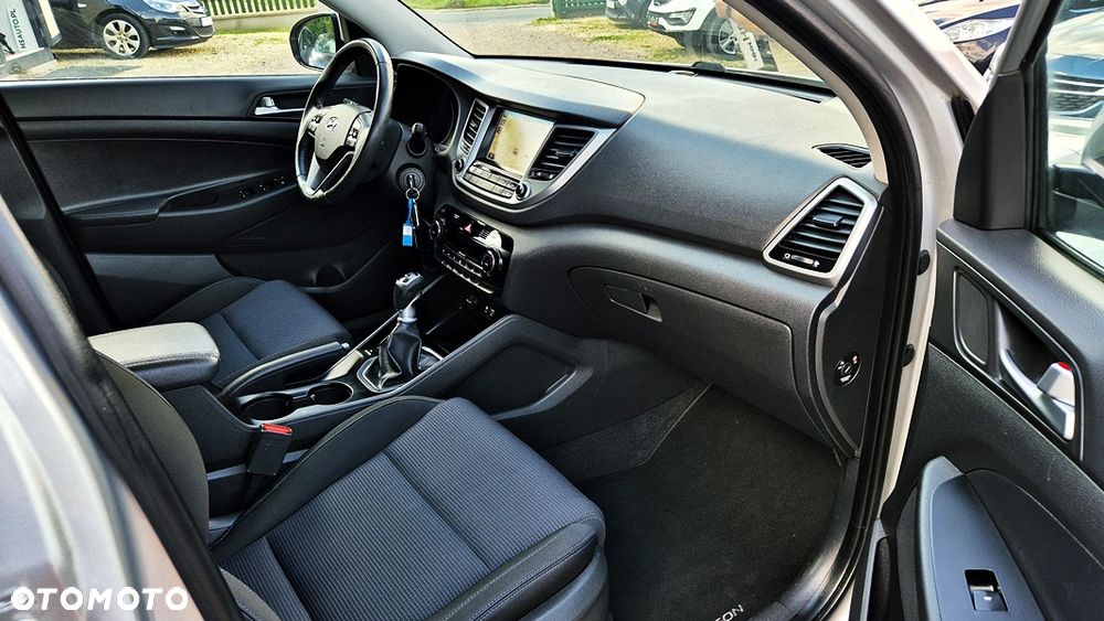 Hyundai Tucson 1.6 GDI BlueDrive GO 2WD - 38