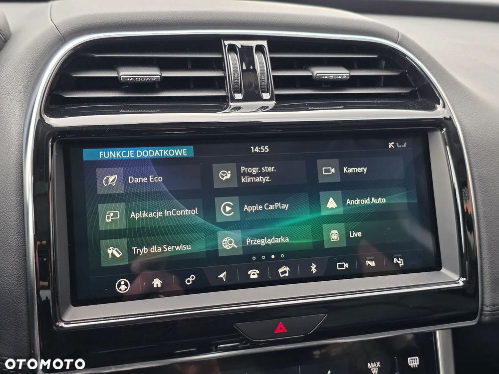 Jaguar XE 2.0 D180 R-Dynamic S - 38