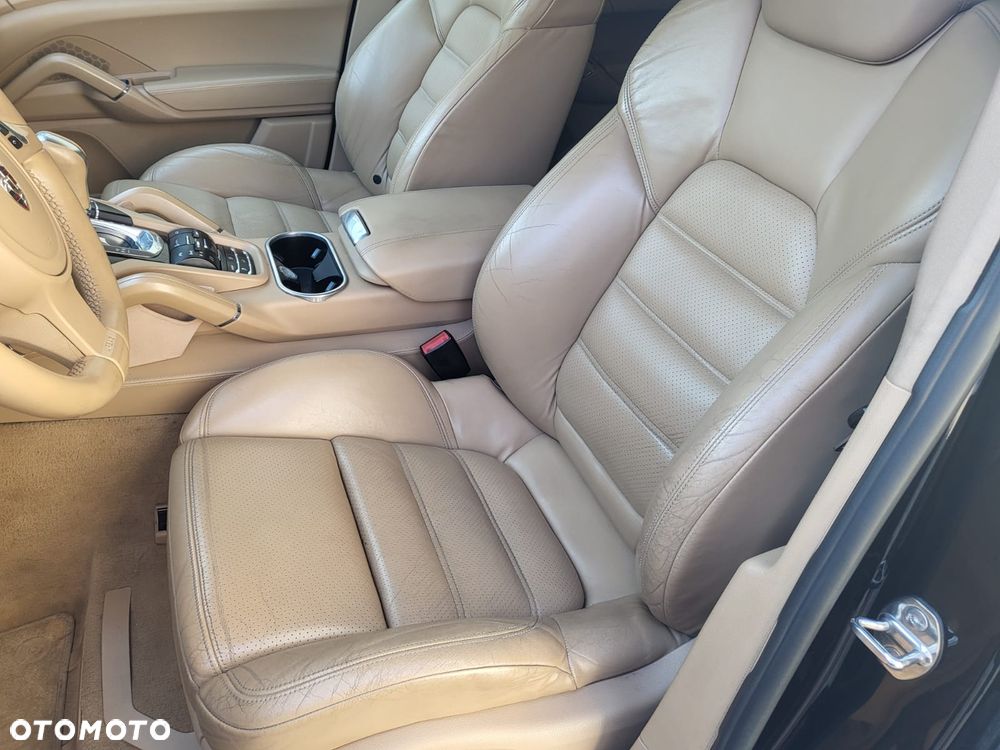 Porsche Cayenne S - 16