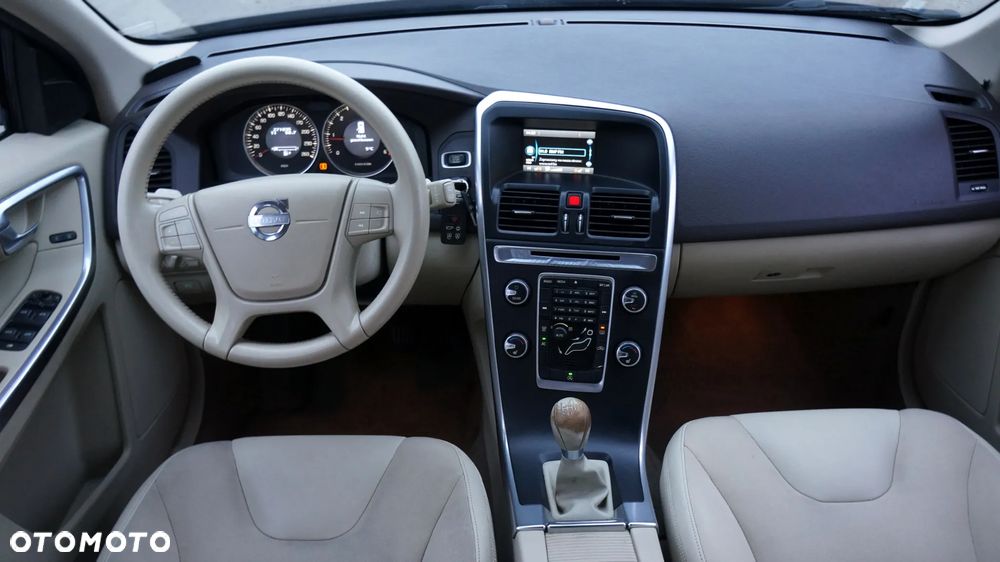 Volvo XC 60 D3 Momentum - 9