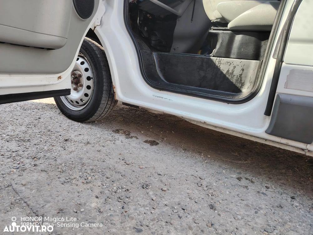 Renault trafic - 13