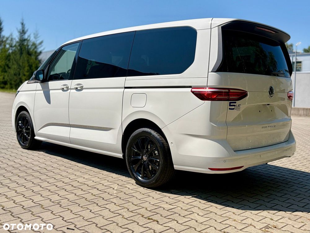 Volkswagen multivan Life L2 silnik: 2,0 l TDI SCR 150 KM / skrzynia biegów: 7-biegowa DSG rozstaw osi: 3124 mm - 18