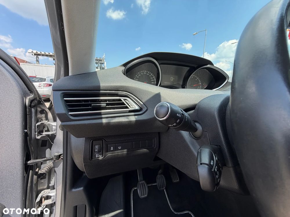 Peugeot 308 1.6 e-HDi Active S&S - 22
