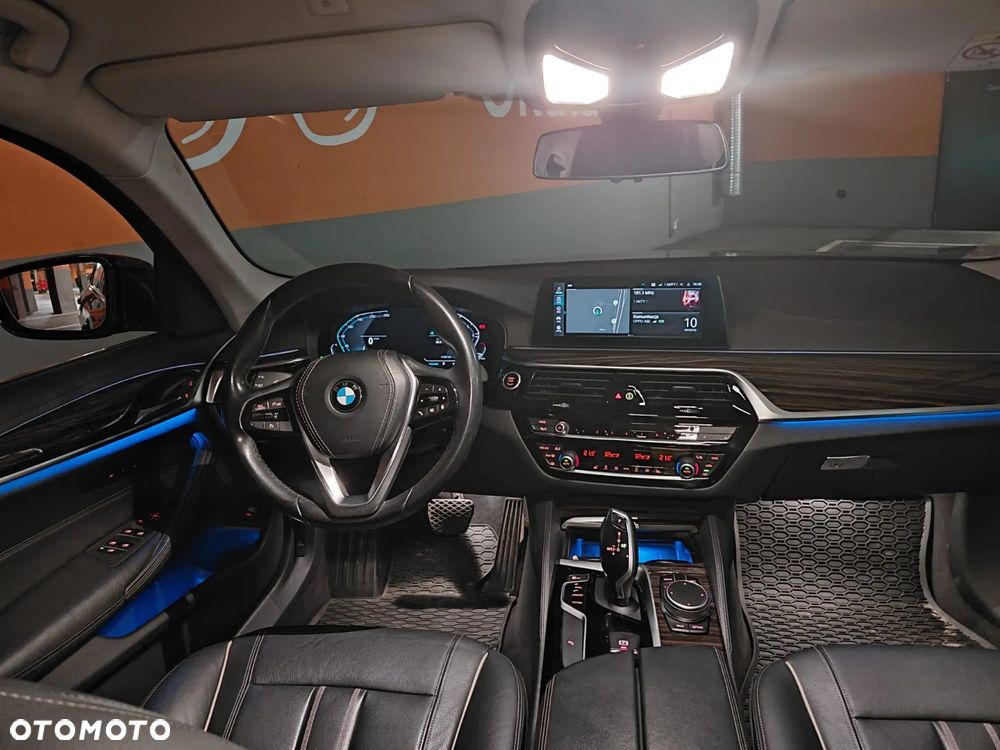 BMW Seria 5 520d Luxury Line - 10