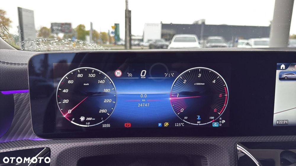 Mercedes-Benz CLA - 12