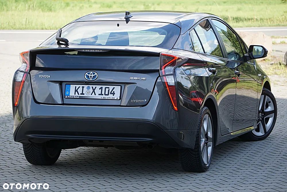 Toyota Prius Hybrid Executive - 13