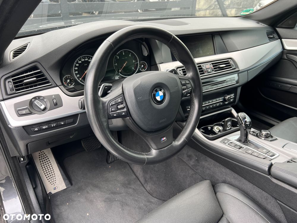 BMW Seria 5 M550d xDrive Touring Sport-Aut - 16