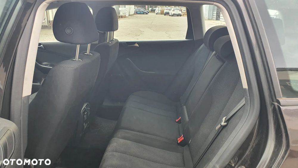 Volkswagen Passat 2.0 TDI Comfortline Optimum DSG - 24