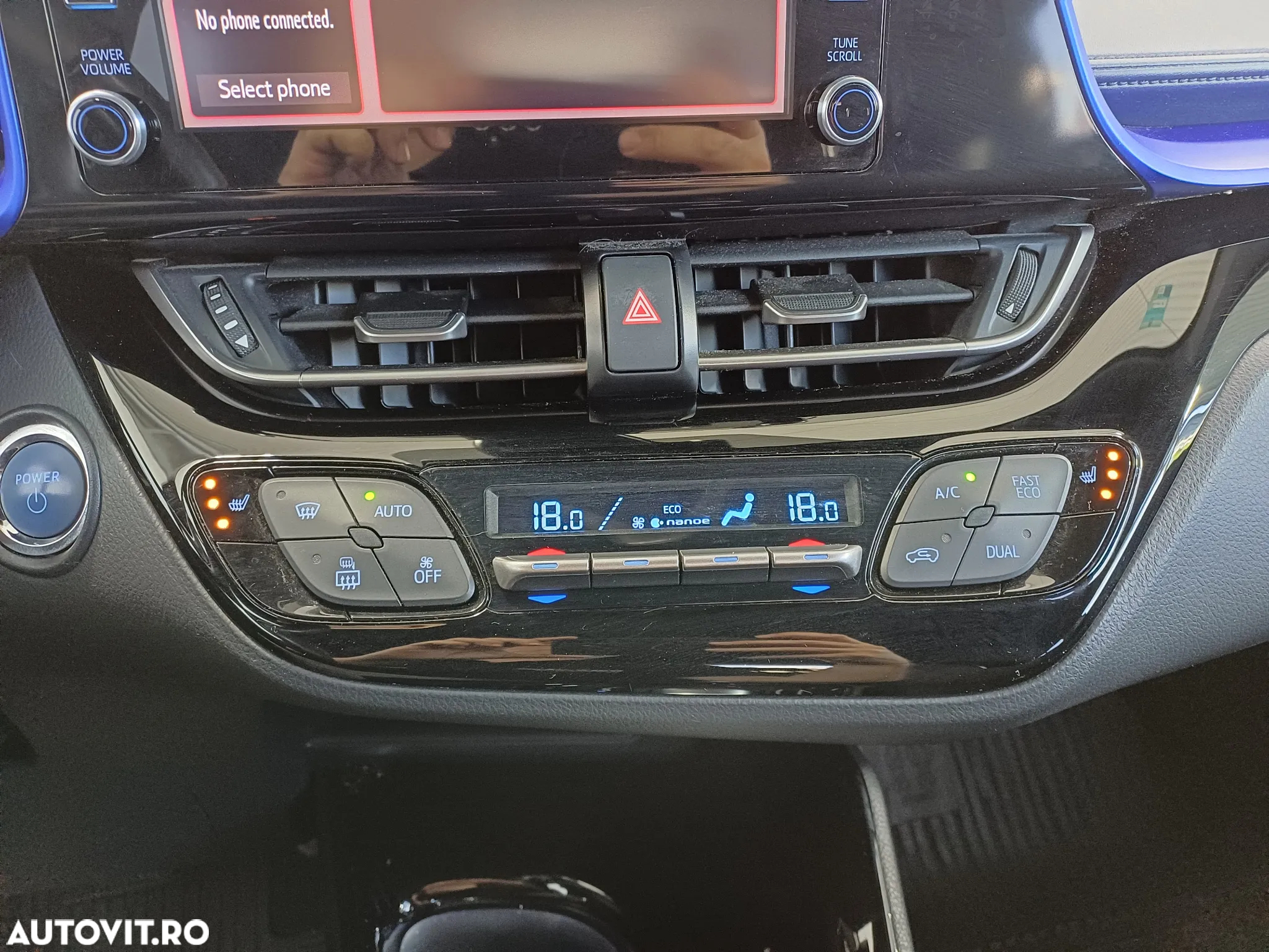 Toyota C-HR 2.0 HSD 184 CP 4x2 CVT Classy Bi-Tone - 22