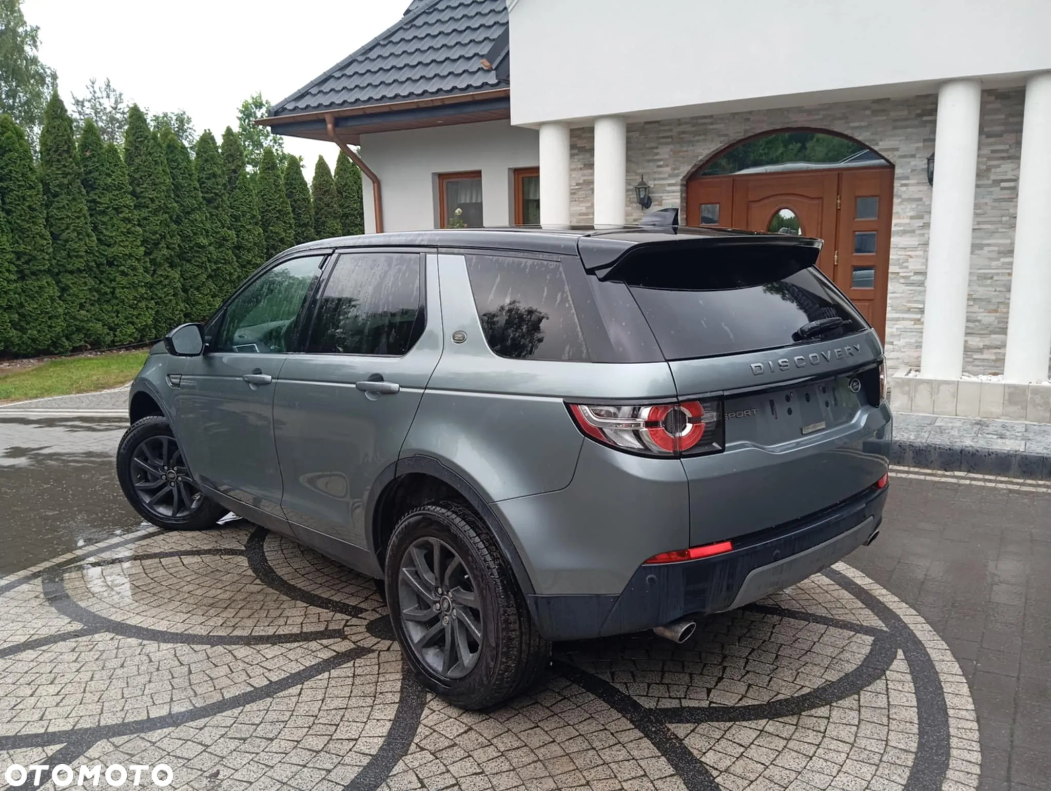 Land Rover Discovery Sport - 10