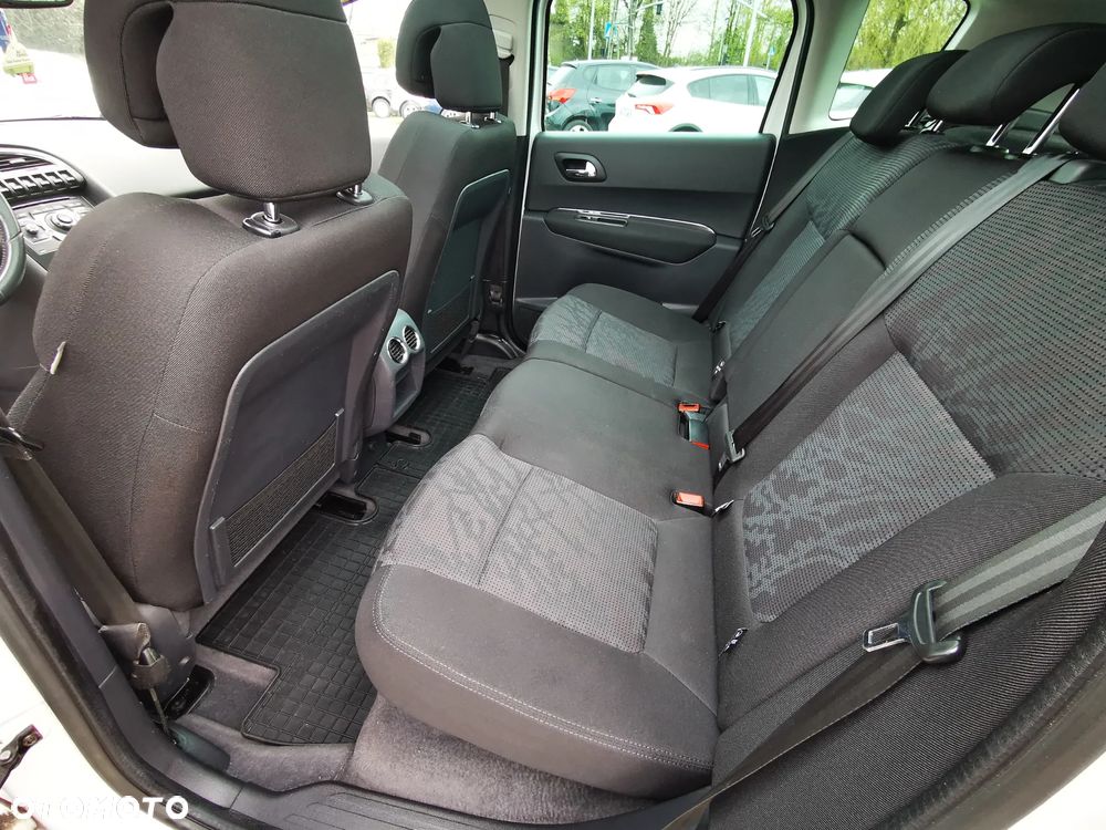 Peugeot 3008 2.0 HDi HYbrid4 - 13