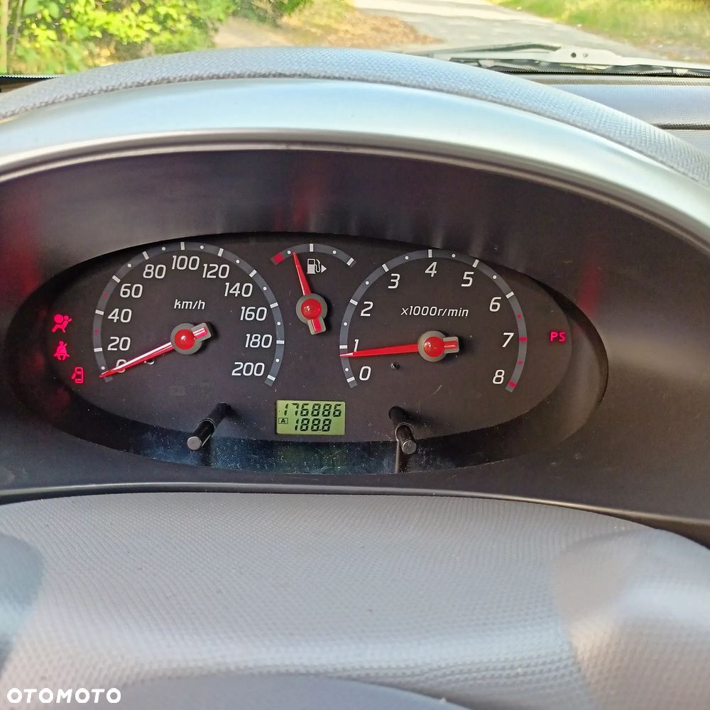 Nissan Micra - 13
