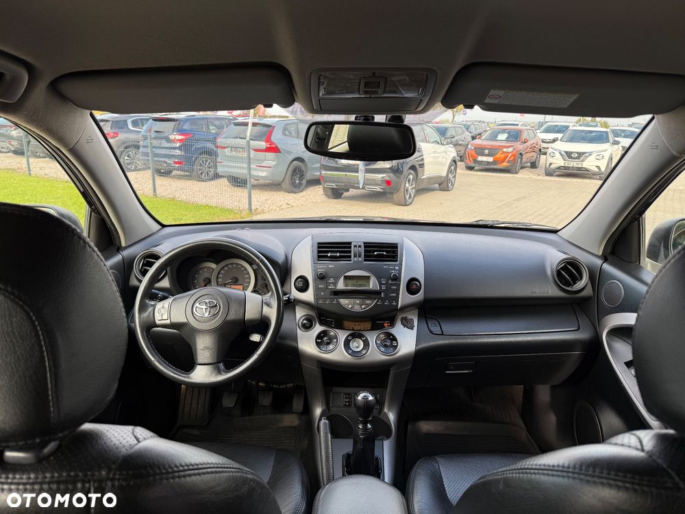 Toyota RAV4 2.2 D-4D Sol - 16