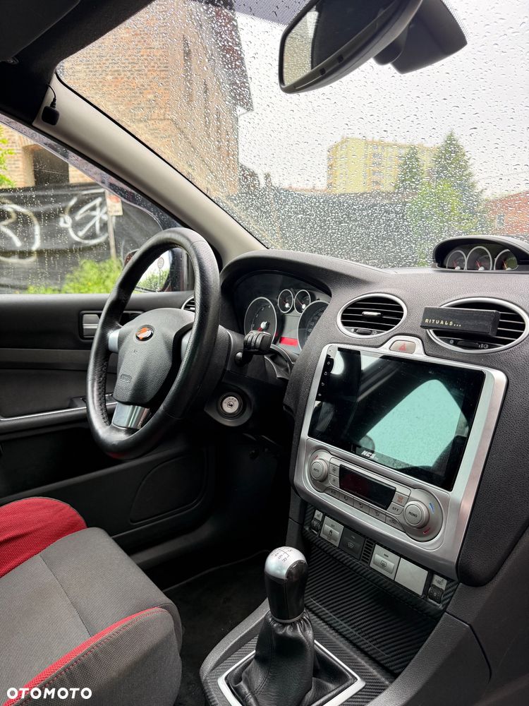 Ford Focus ST - 11