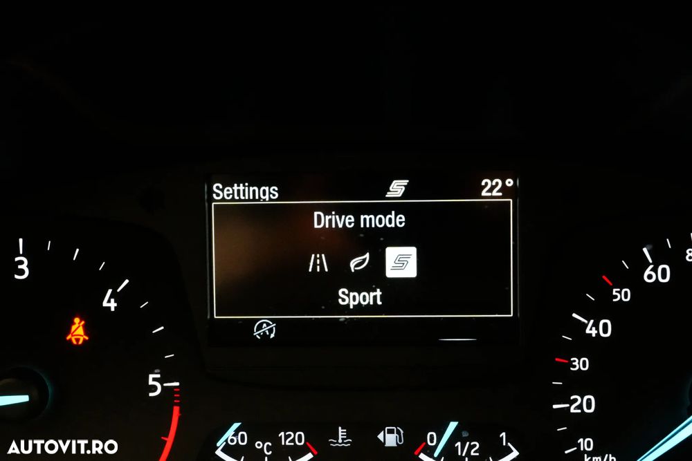 Ford Focus 1.5 EcoBlue Titanium Business - 24