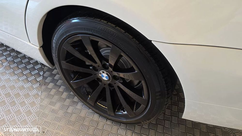 BMW 318 d Sport - 33