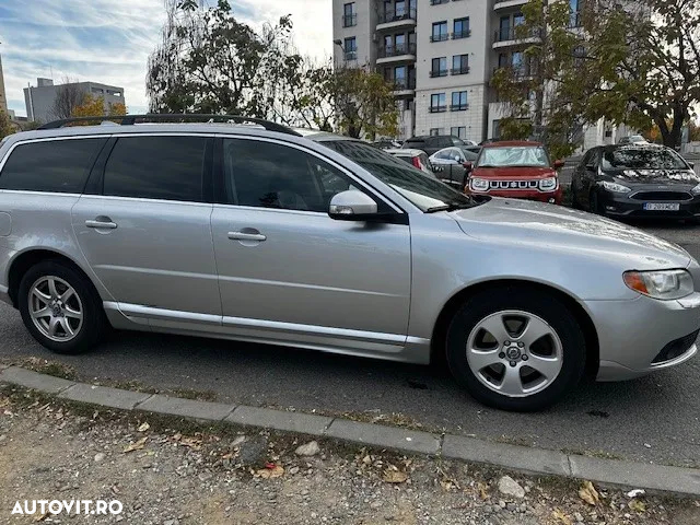Volvo V70 2.4D Momentum - 6