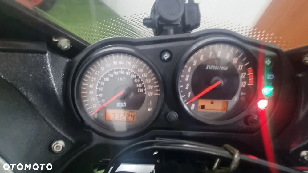 Kawasaki ZR - 8