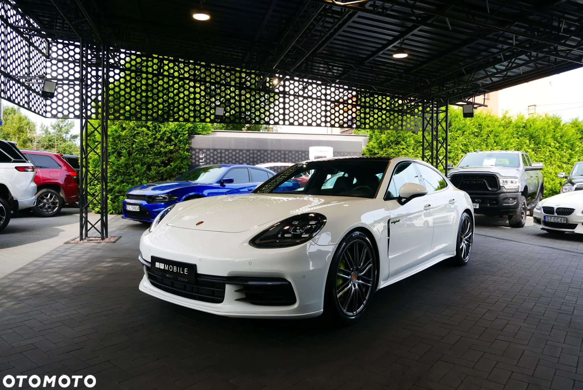 Porsche Panamera - 1