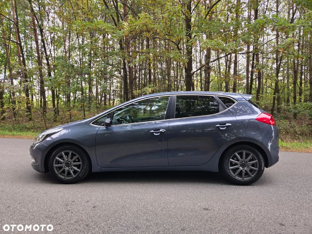 Kia Ceed 1.6 GDI SW DCT Platinum Edition - 11