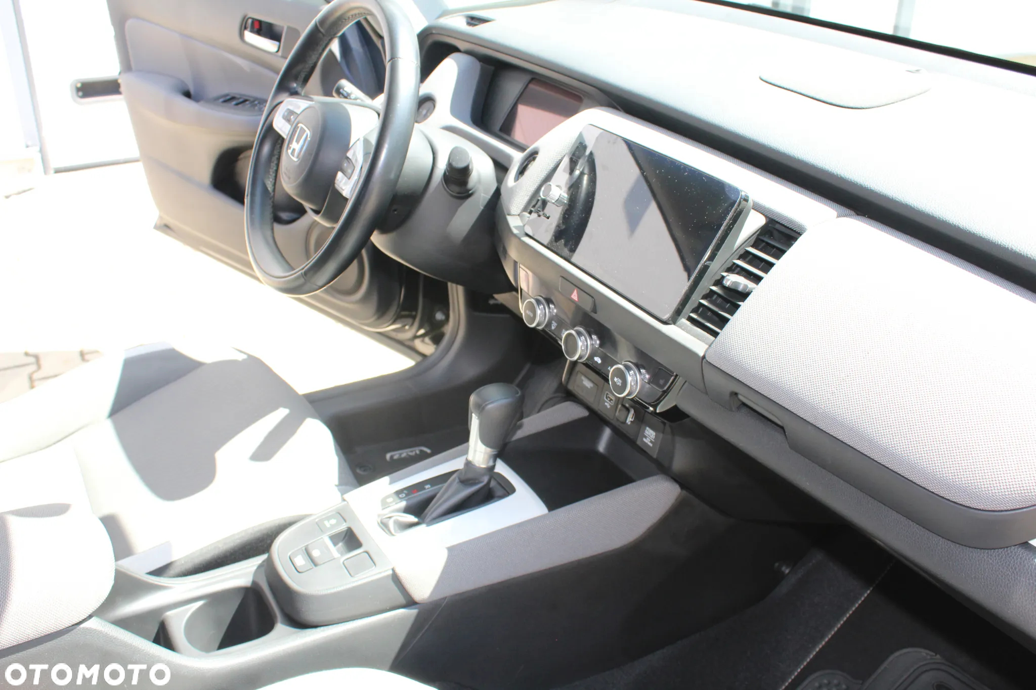 Honda Jazz 1.5 i-MMD Executive Crosstar (Czarny Dach) - 27