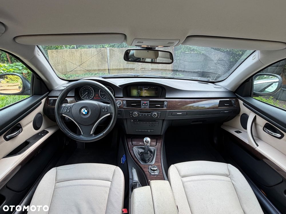 BMW Seria 3 320d - 16