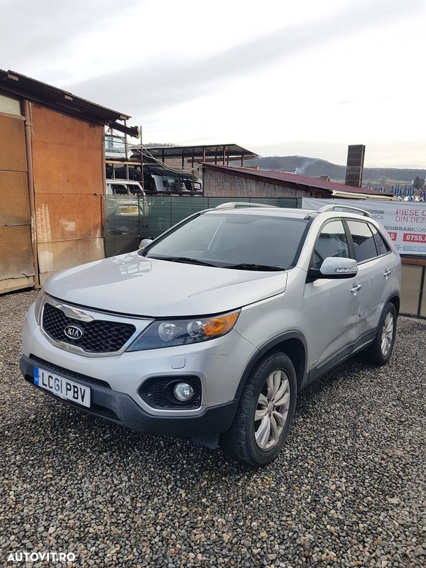 Dezmembrez Kia Sorento II 2.2 D 2009-2015