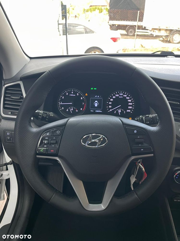 Hyundai Tucson blue 1.6 GDi 2WD Navi - 32