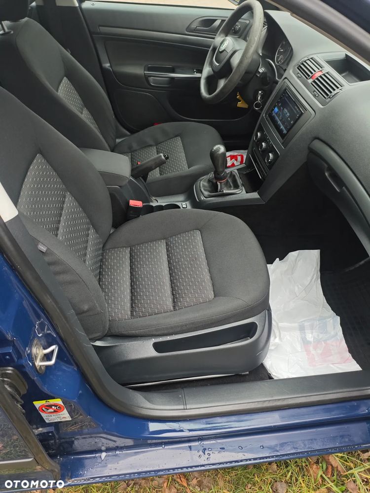 Skoda Octavia 1.6 Tour Classic - 12